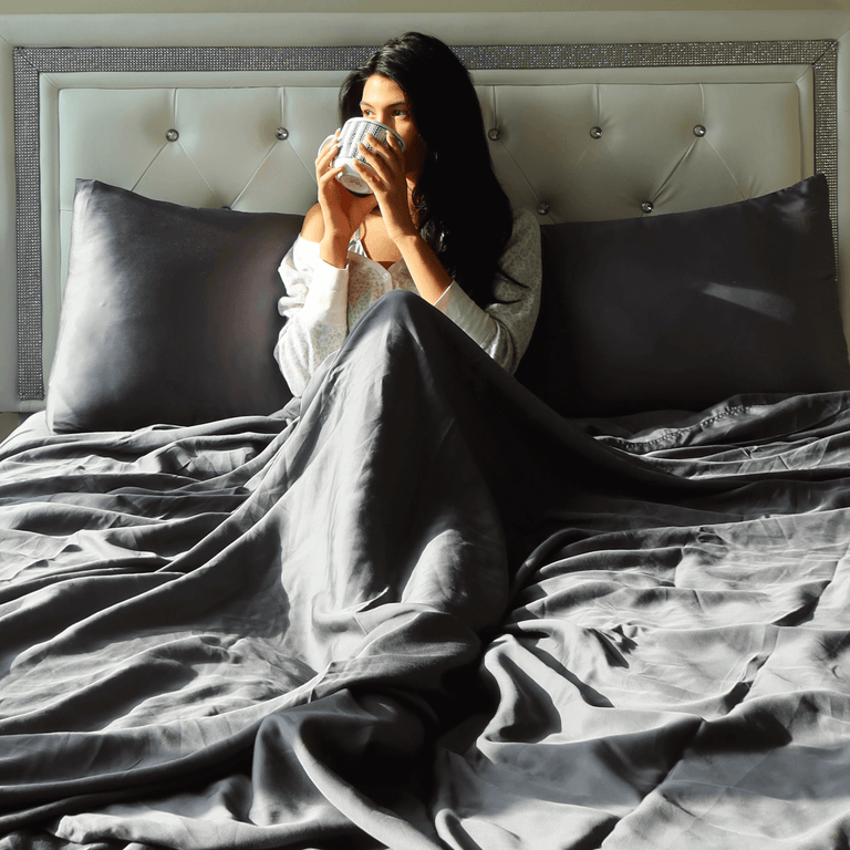 Night Owl Bundle - Size: TWIN 60x80 Weight: 15 lb Colours: Grey UltraPlush + Grey Breeze by Gravid